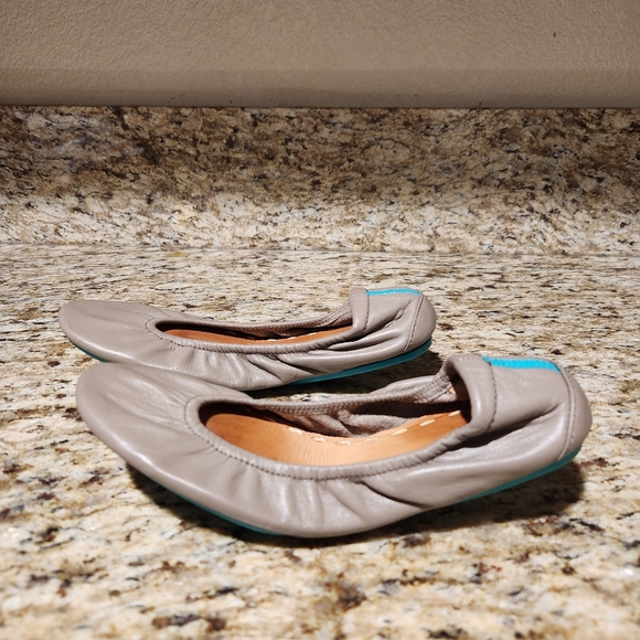 TIEKS by Gavrieli Gray Leather Ballet Flats Size 8 Casual Travel Minimalist 6 - Picture 4 of 10